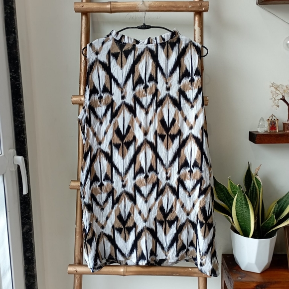 Summer Geometric Top - Picture 5 of 9